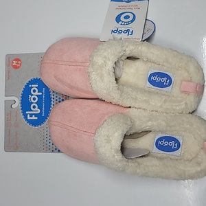 Floopie Women's Slippers           NWT